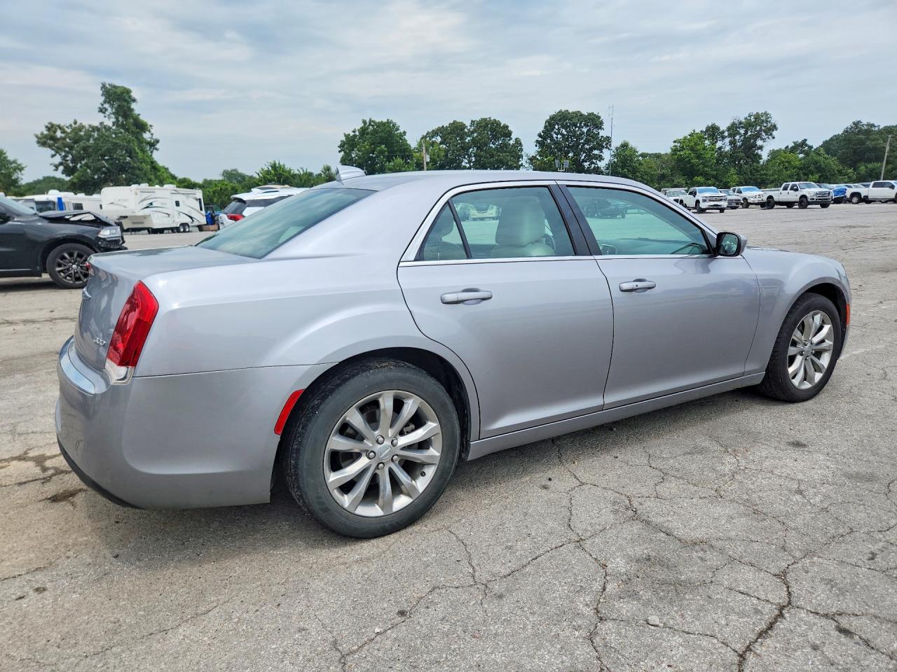 2C3CCARG8HH622108 · 2017 CHRYSLER 300 · 3/12