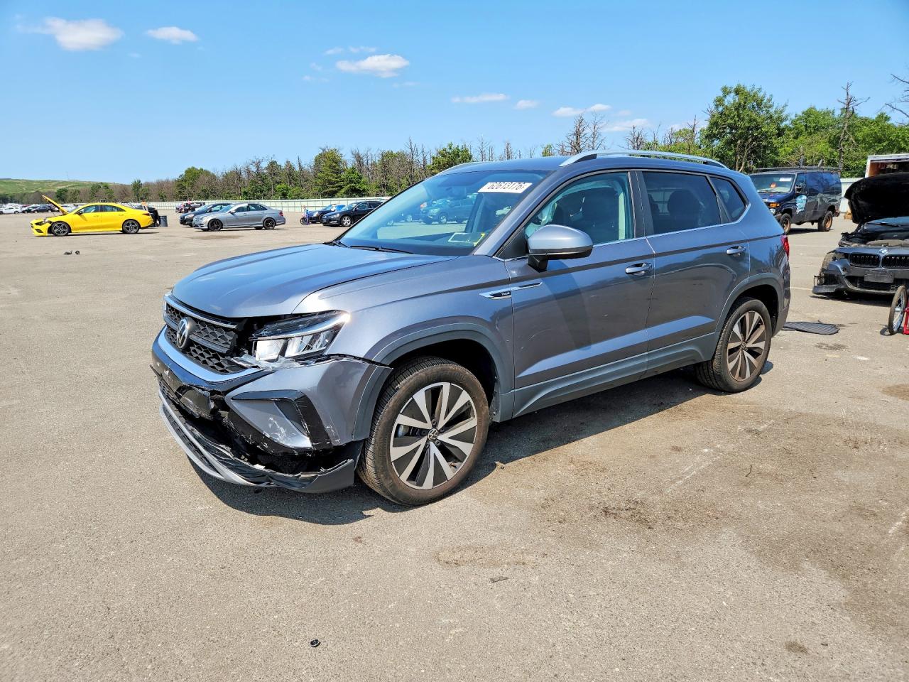 3VVWX7B29NM020301 · 2022 VOLKSWAGEN TAOS