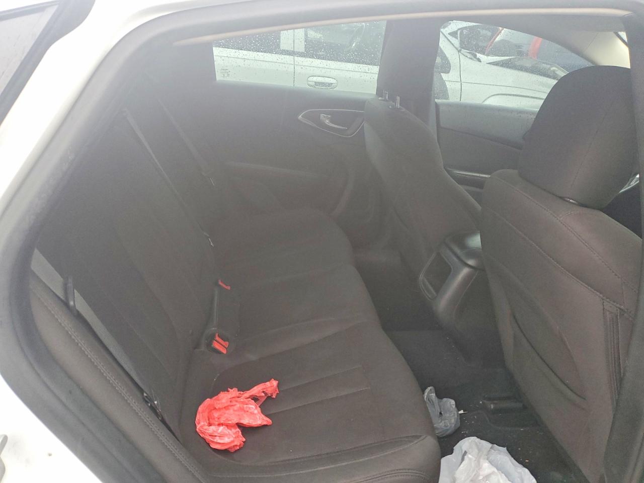 1C3CCCAB3FN725534 · 2015 CHRYSLER 200 · 10/12