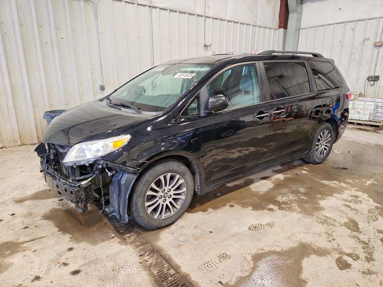 5TDYZ3DC1JS934360 · 2018 TOYOTA SIENNA