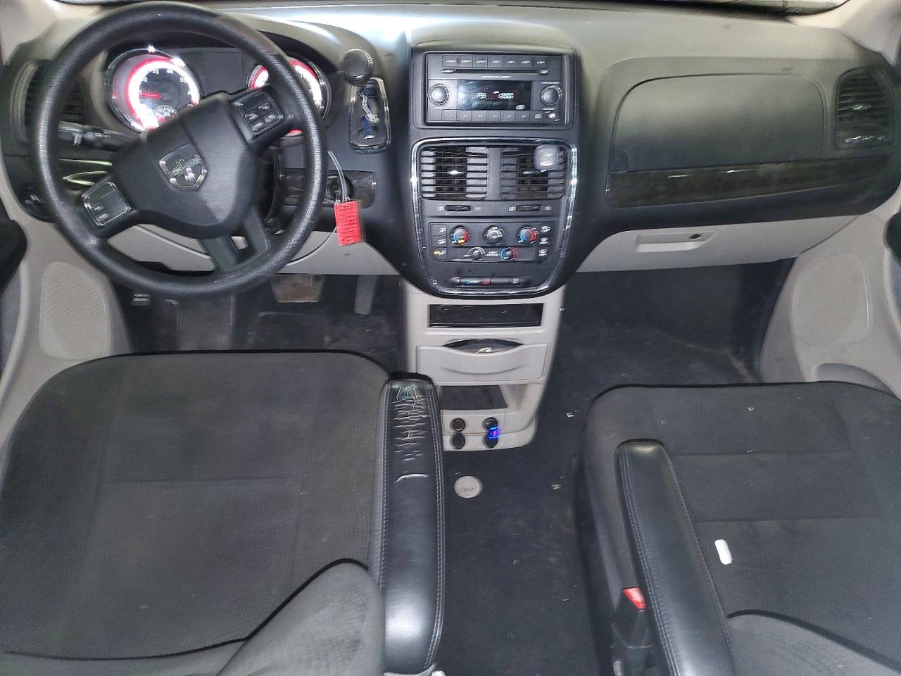 2C4RDGBG4GR115070 · 2016 DODGE GRAND CARAVAN · 8/13