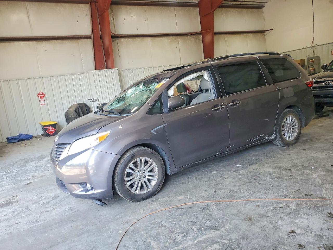 5TDYK3DC7FS664840 · 2015 TOYOTA SIENNA