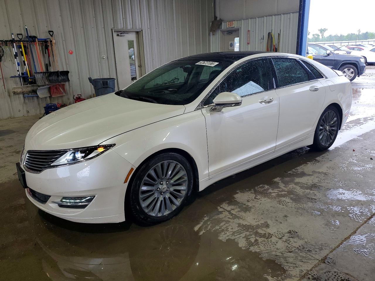 3LN6L2JK6FR605755 · 2015 LINCOLN MKZ