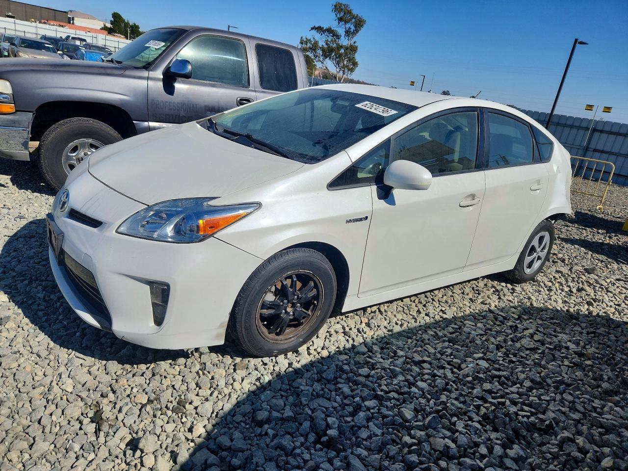 JTDKN3DU9F1995230 · 2015 TOYOTA PRIUS