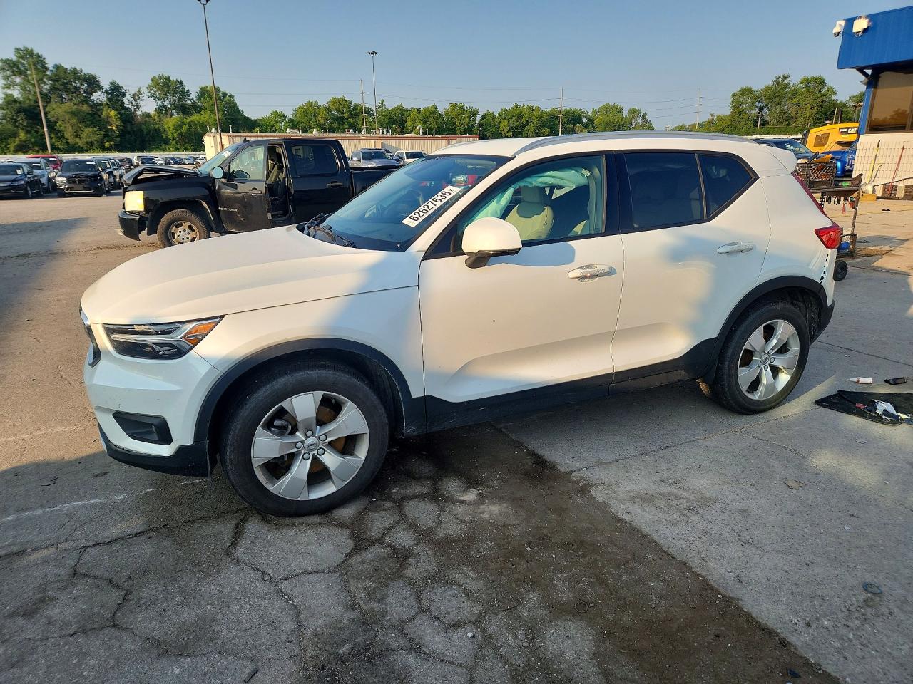 2021 VOLVO XC40