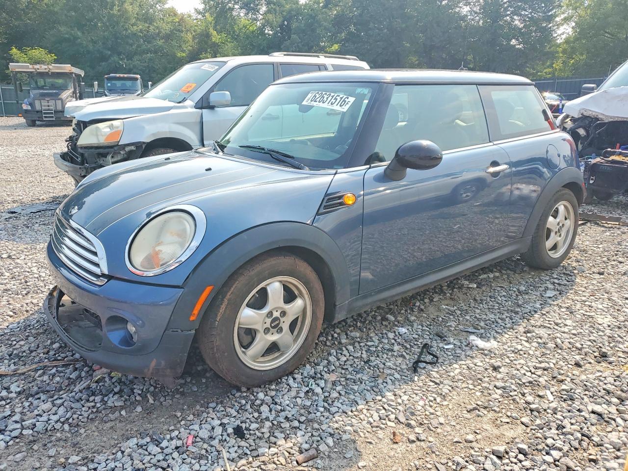 WMWSU3C59BT096232 · 2011 MINI COOPER