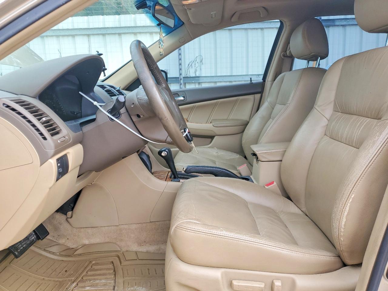 1HGCM56885A016588 · 2005 HONDA ACCORD · 7/12