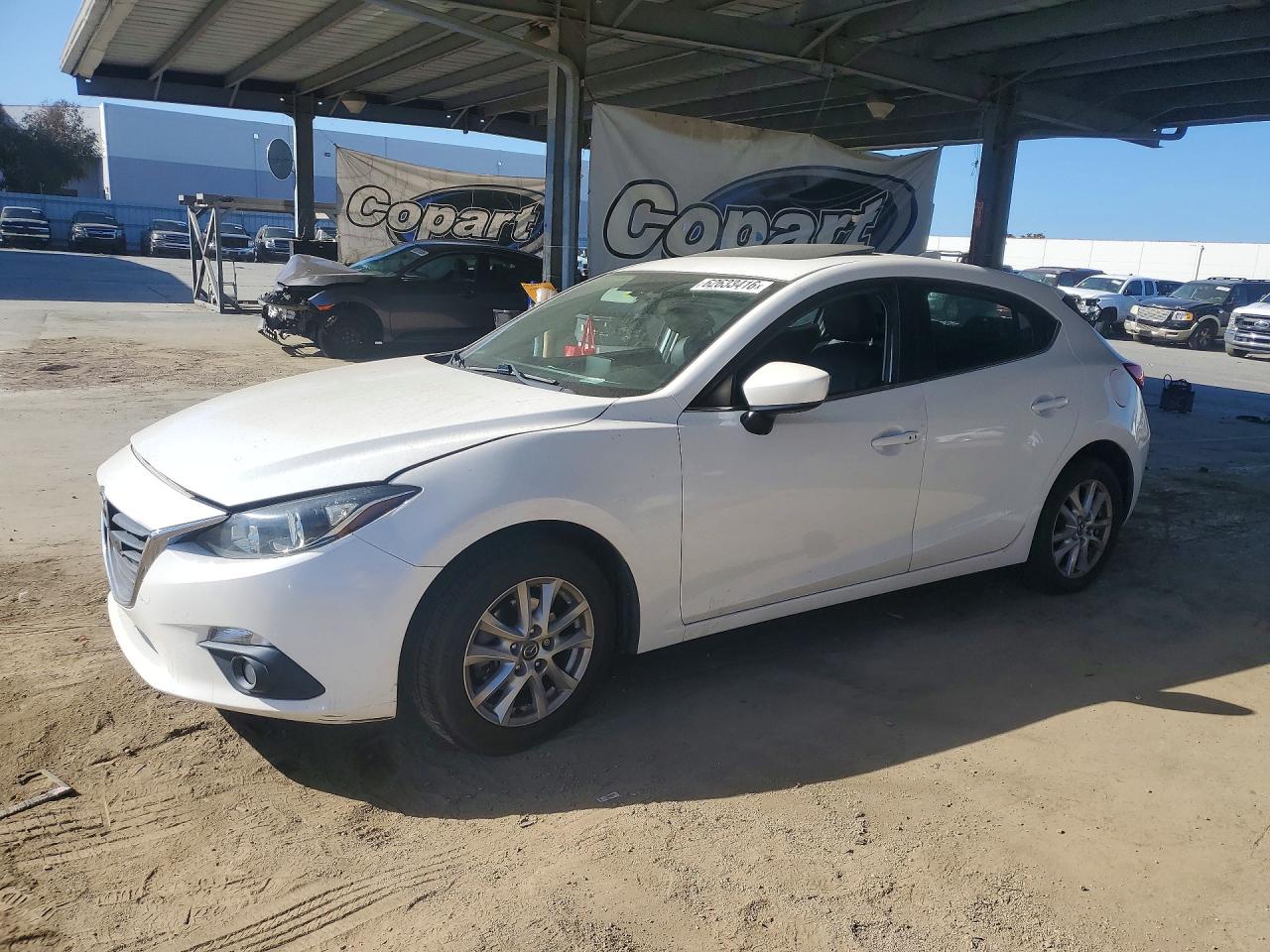 2015 MAZDA 3