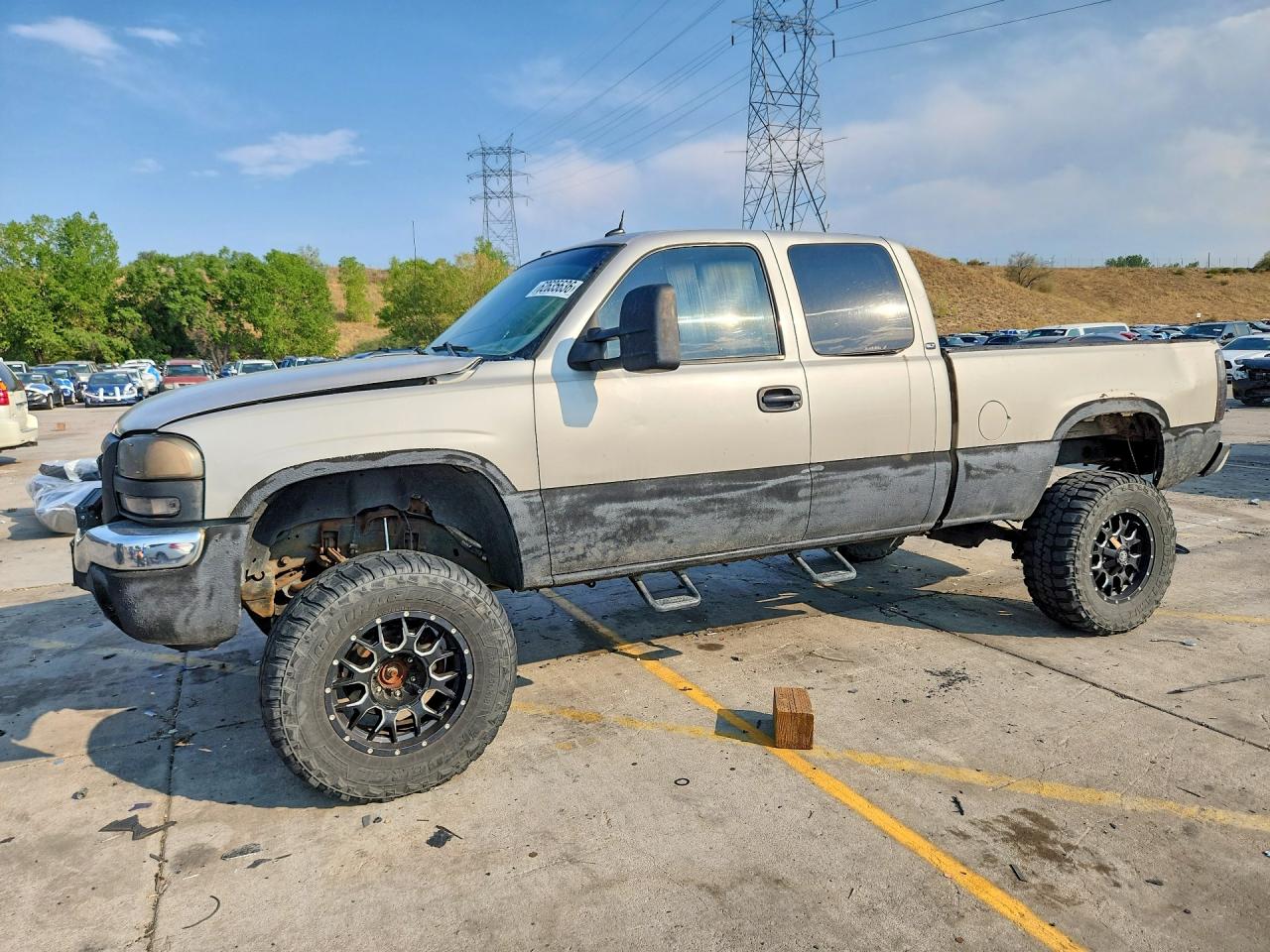 1GTEK19B75E340332 · 2005 GMC NEW SIERRA