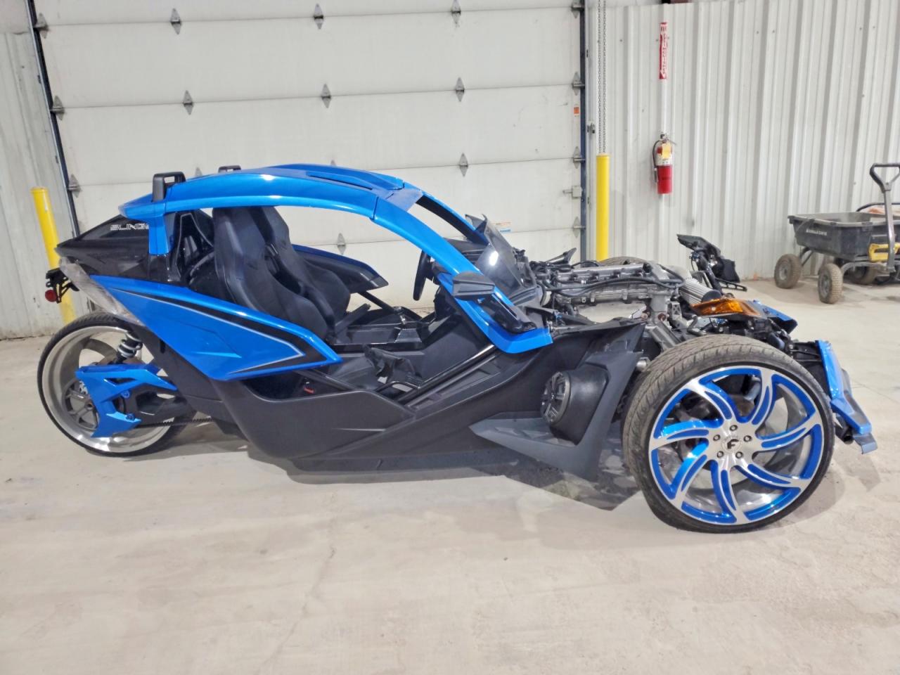57XAARFA2J8125968 · 2018 POLARIS SLINGSHOT