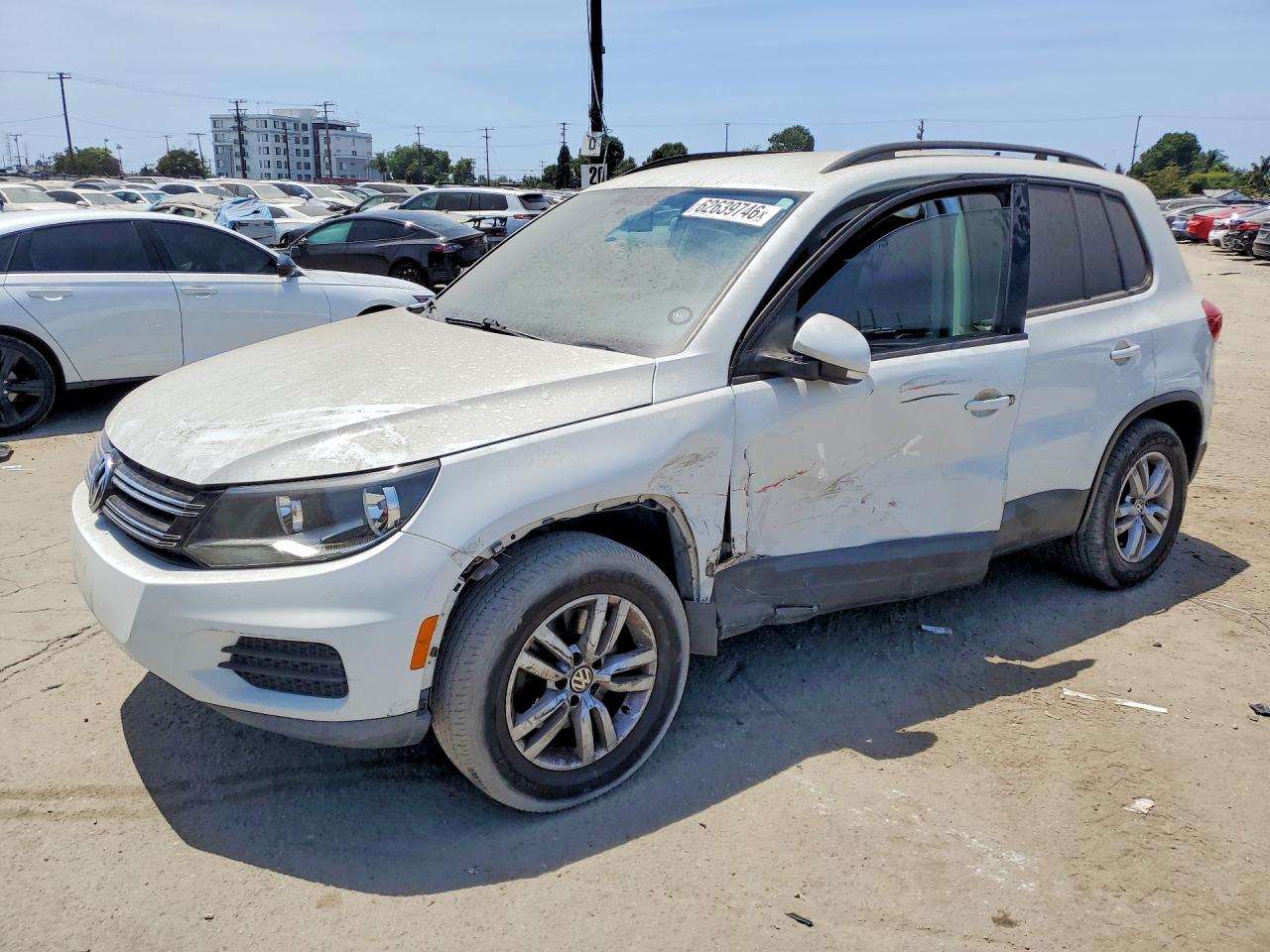 WVGAV7AX4FW614495 · 2015 VOLKSWAGEN TIGUAN