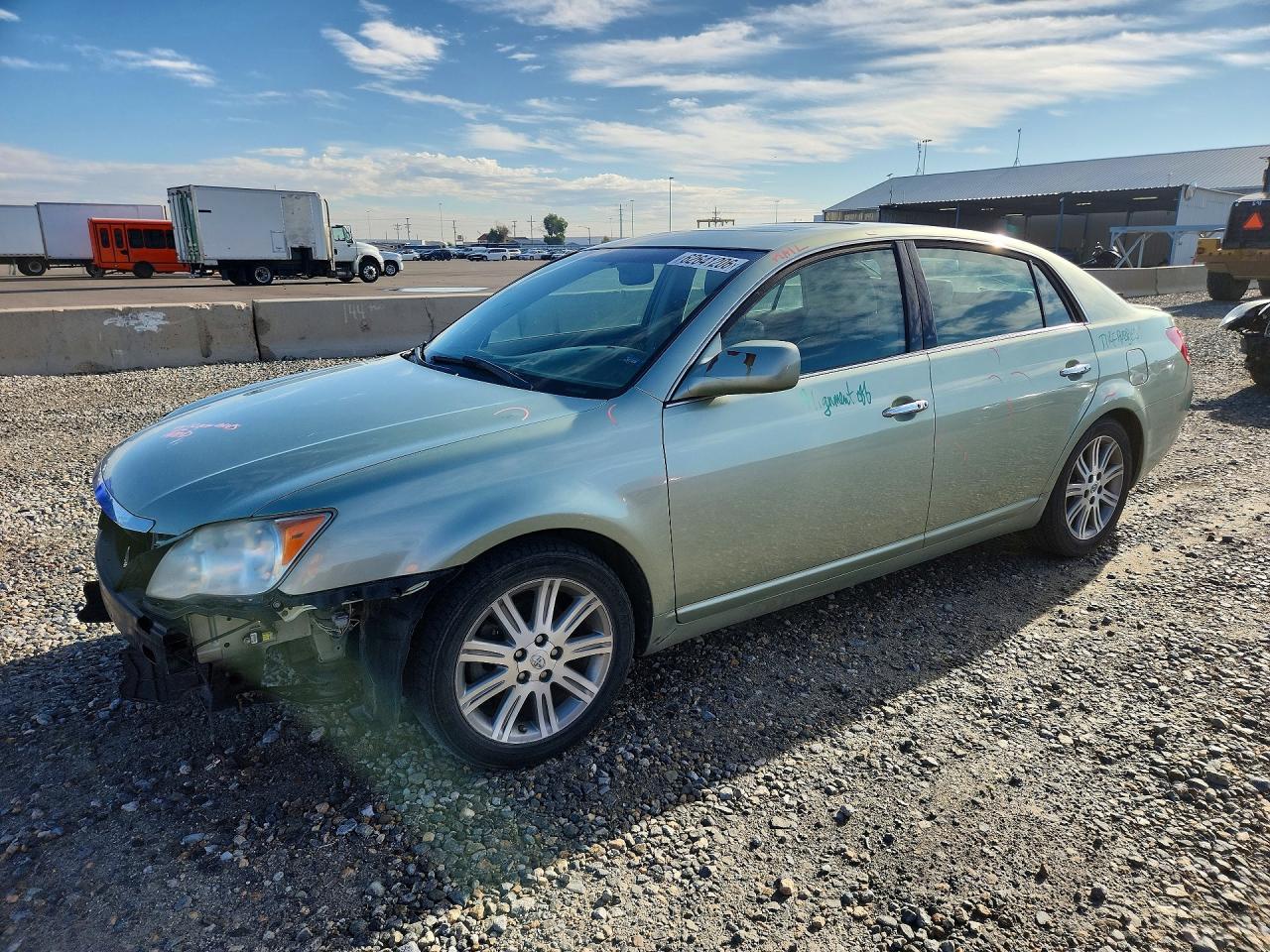 4T1BK36B98U308555 · 2008 TOYOTA AVALON