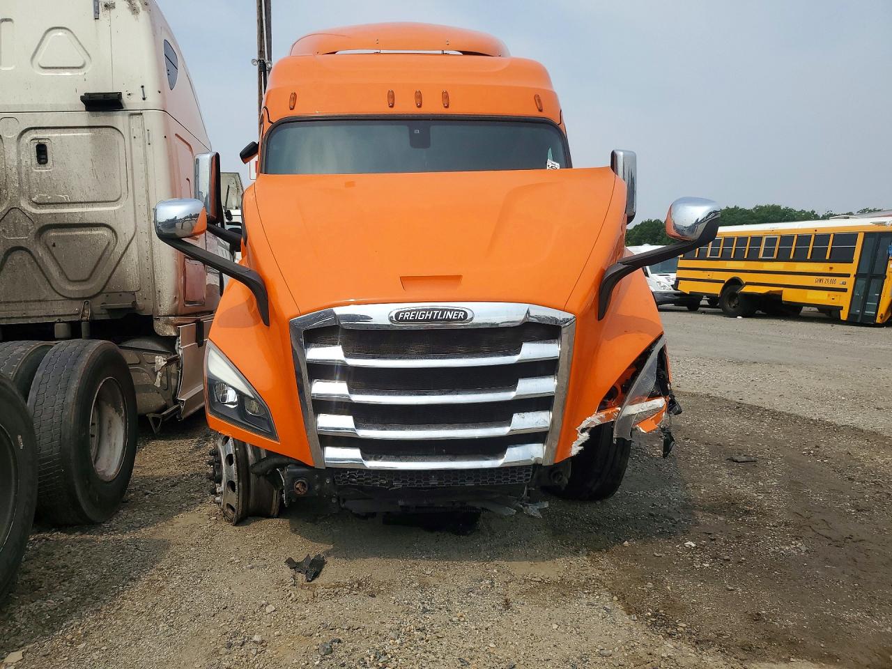 3AKJHPDV9KSKY9096 · 2019 FREIGHTLINER CASCADIA 116 · 5/13
