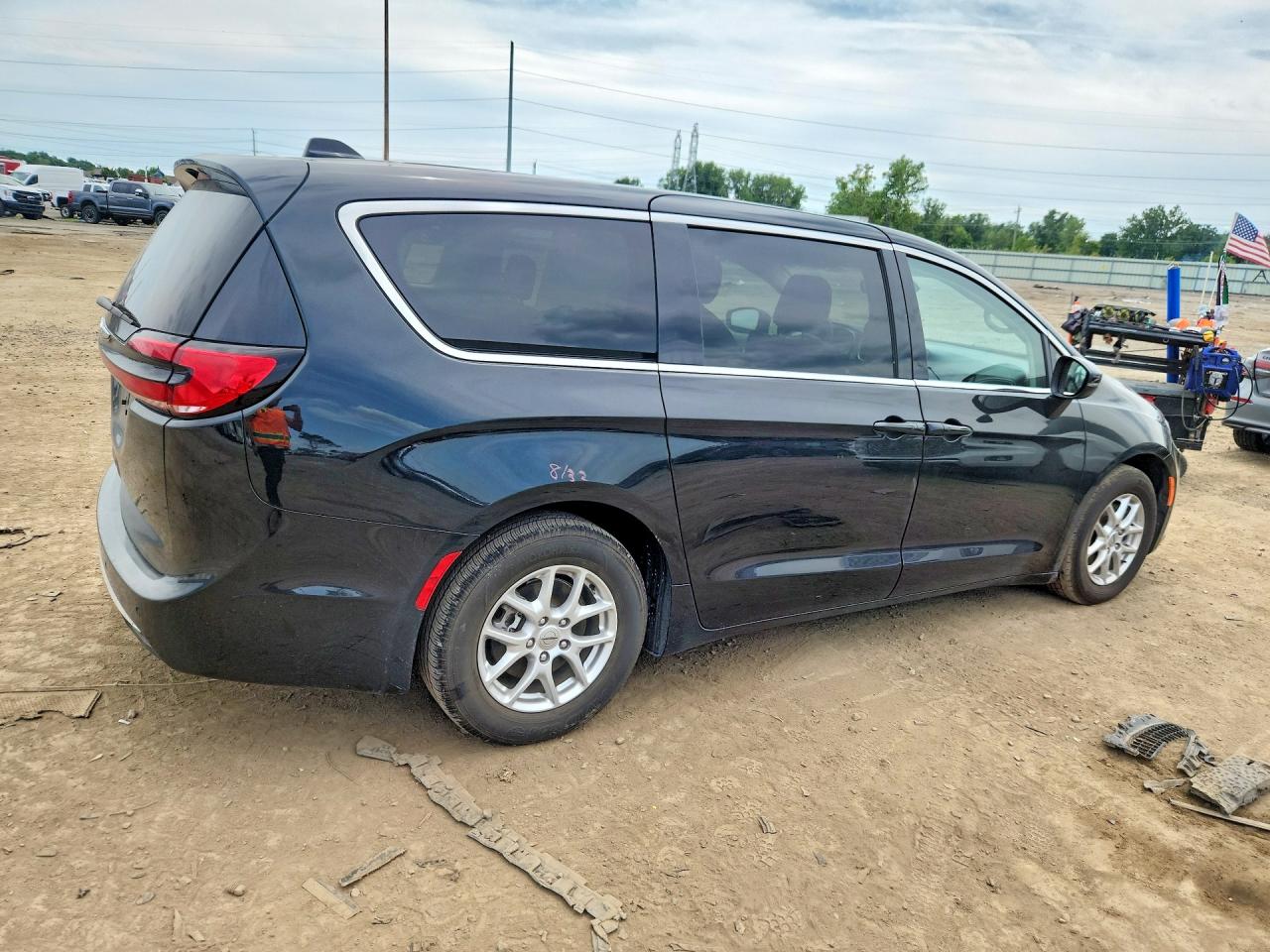 2C4RC1BG8PR621517 · 2023 CHRYSLER PACIFICA · 3/14