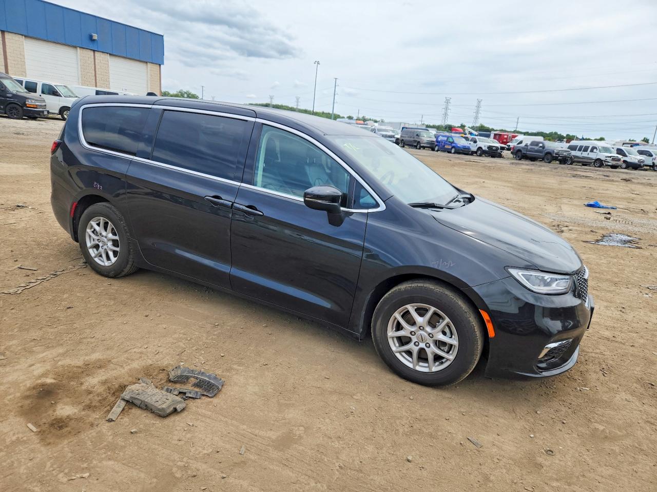 2C4RC1BG8PR621517 · 2023 CHRYSLER PACIFICA · 4/14