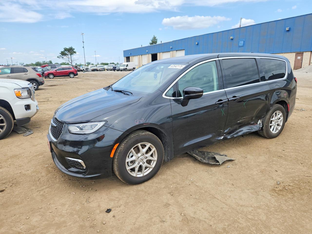 2C4RC1BG8PR621517 · 2023 CHRYSLER PACIFICA