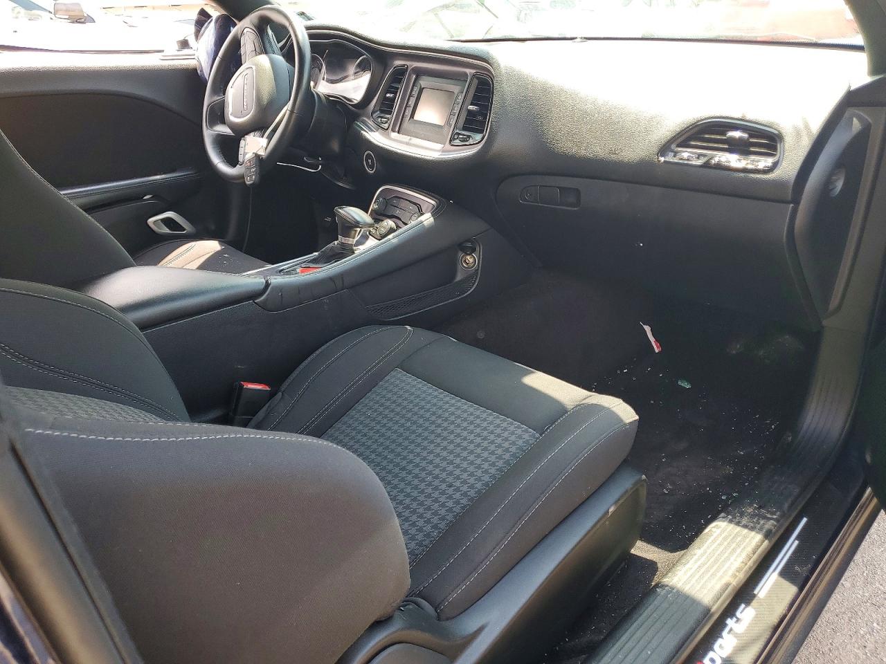 2C3CDZAG3GH285126 · 2016 DODGE CHALLENGER · 8/12