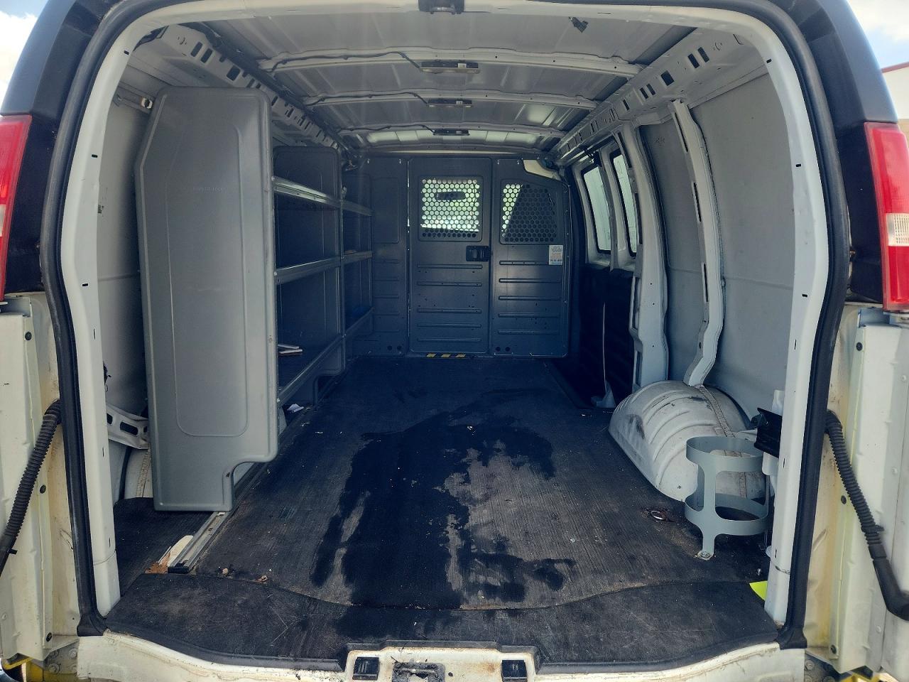 1GTW7AFF8H1110260 · 2017 GMC SAVANA · 10/13