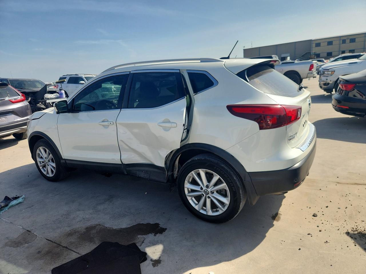 JN1BJ1CR2KW627971 · 2019 NISSAN ROGUE SPORT · 2/13