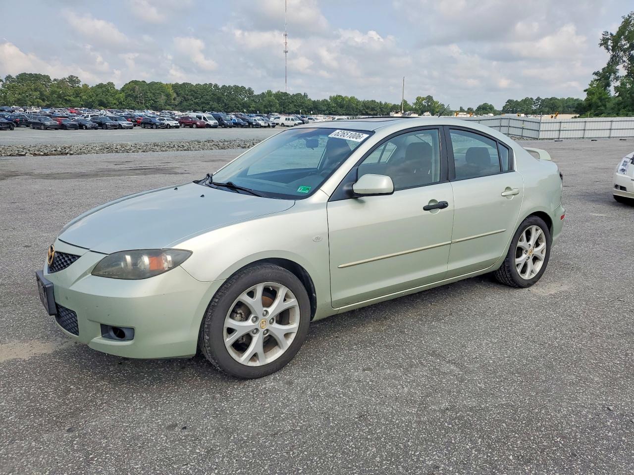 JM1BK32F881147596 · 2008 MAZDA 3