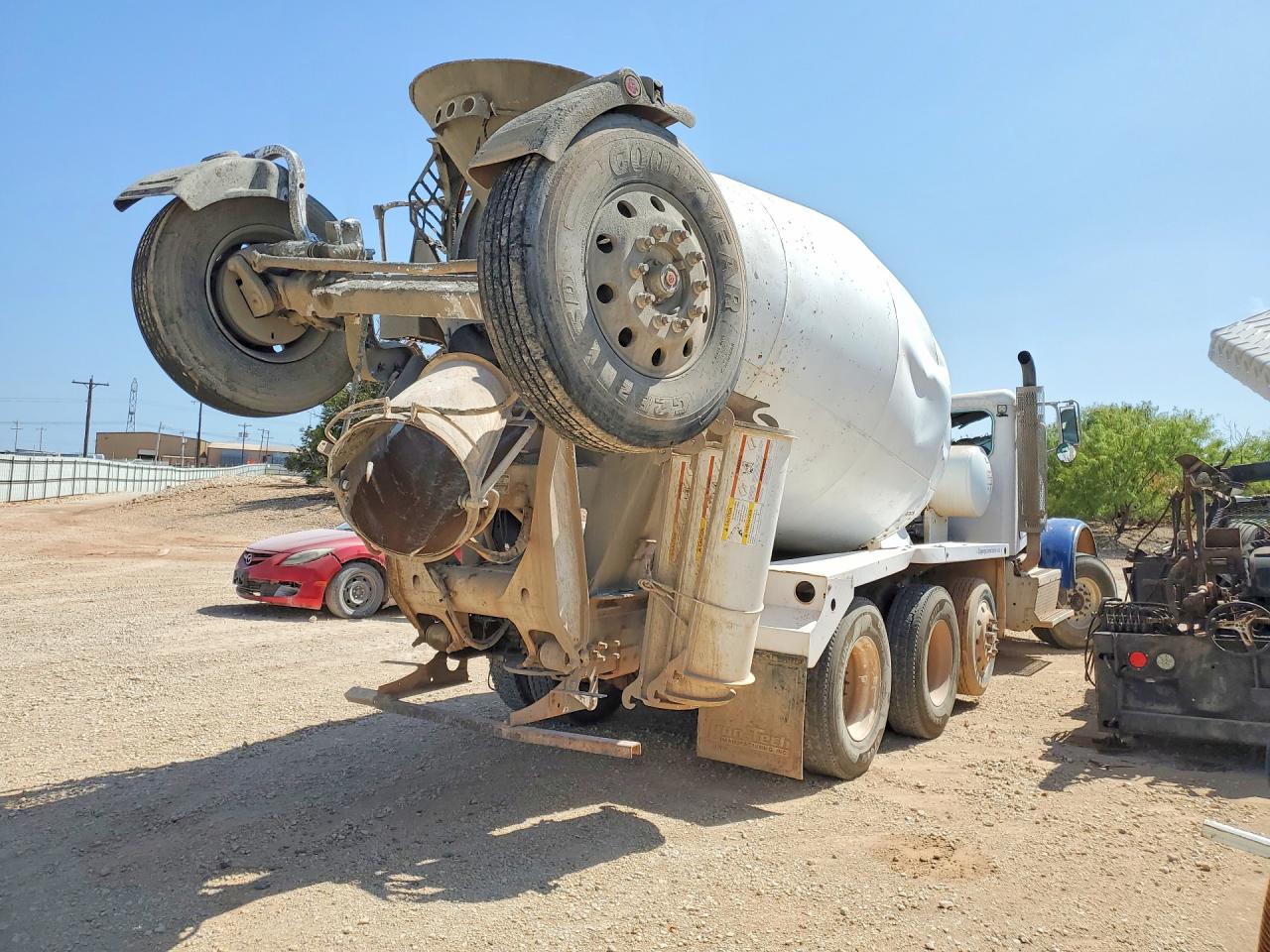 1NPSX7EX7FD256066 · 2015 PETERBILT 365 · 3/13