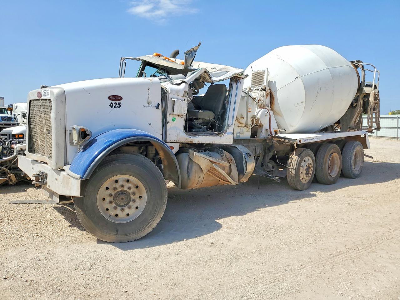 2015 PETERBILT 365