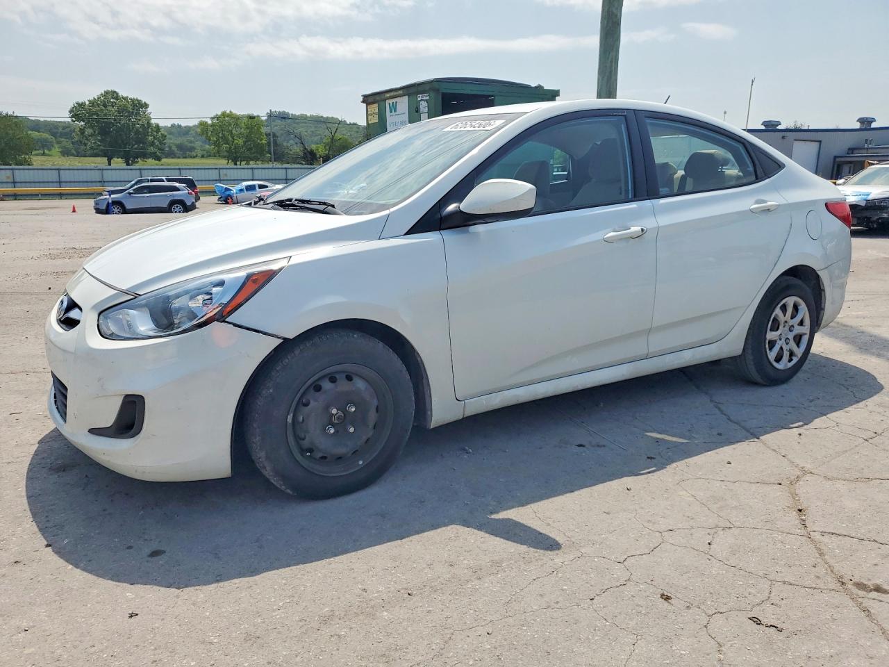 KMHCT4AE0DU496028 · 2013 HYUNDAI ACCENT