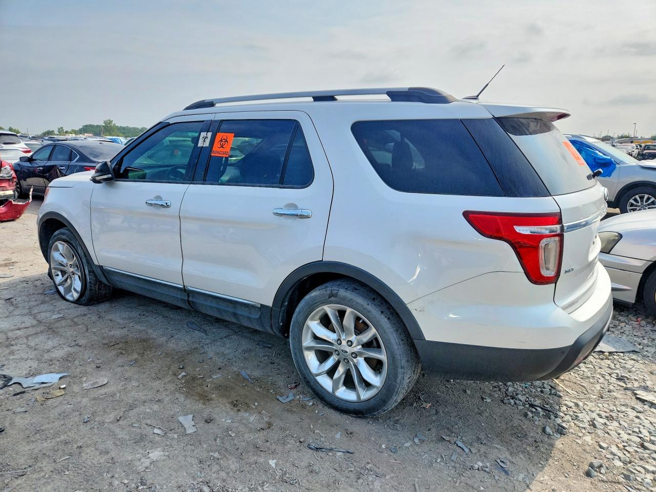 1FM5K8D84FGB67245 · 2015 FORD EXPLORER · 2/13