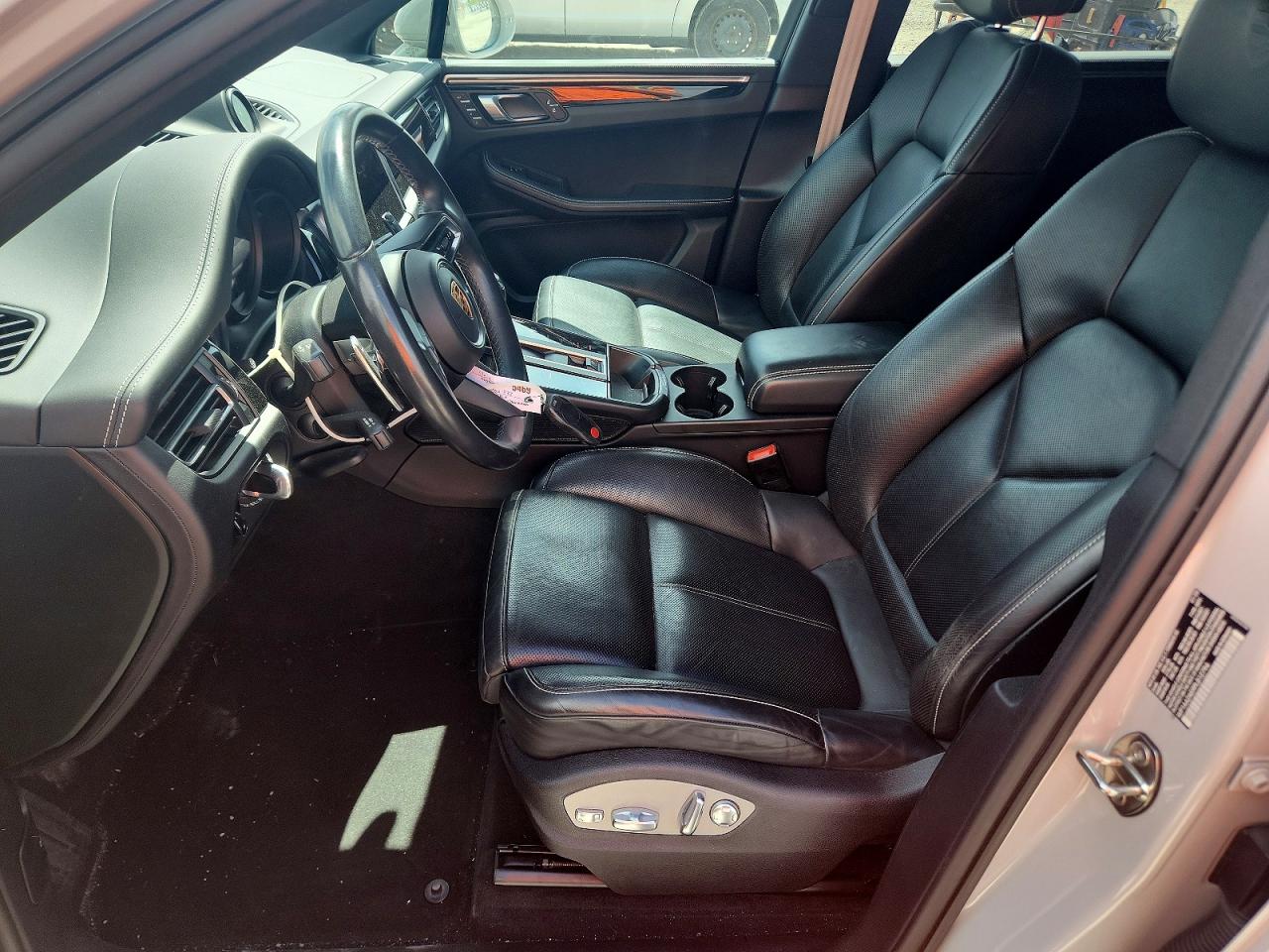 WP1AA2A59PLB12794 · 2023 PORSCHE MACAN · 7/14