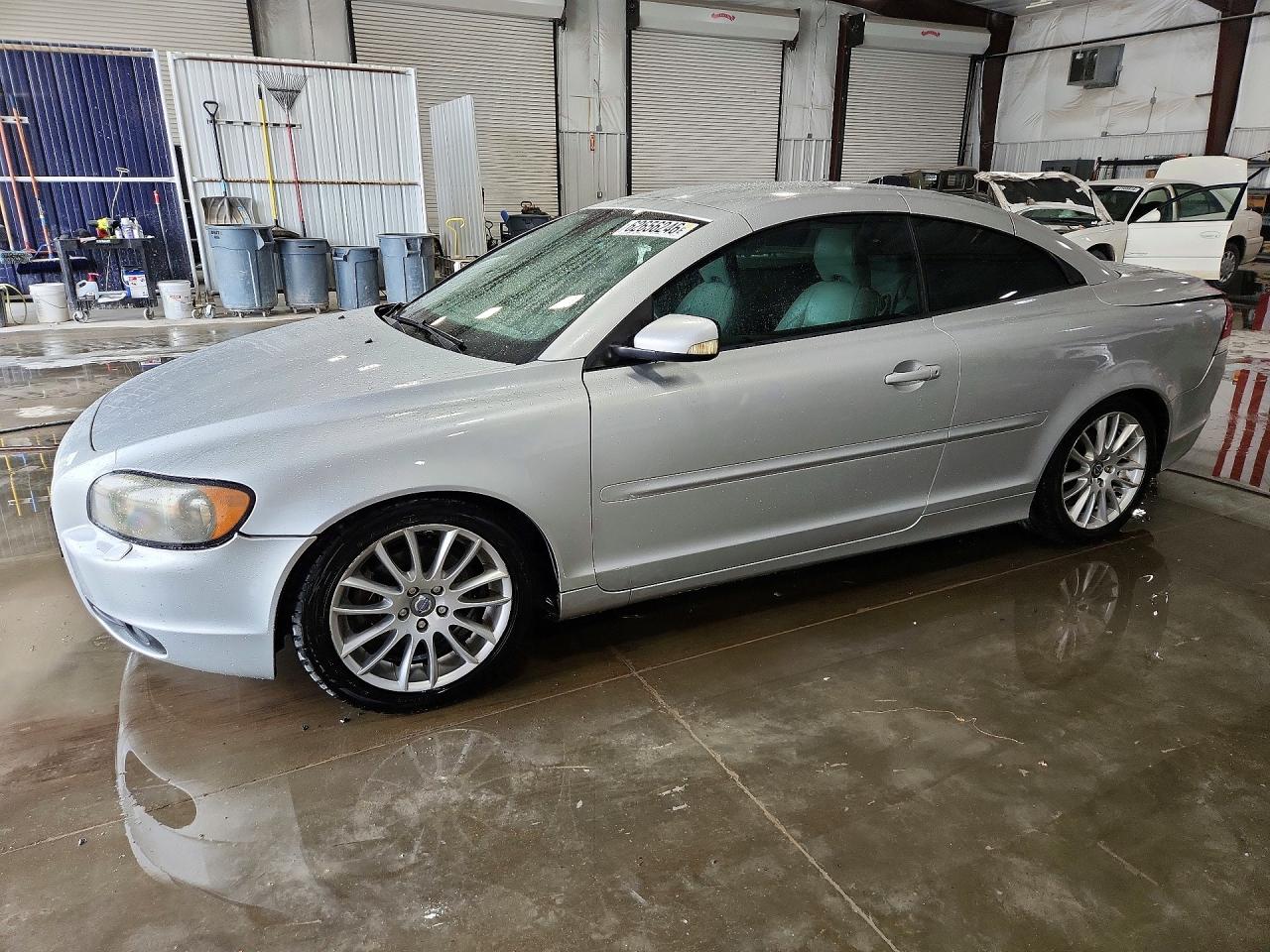 YV1MC682X7J010728 · 2007 VOLVO C70