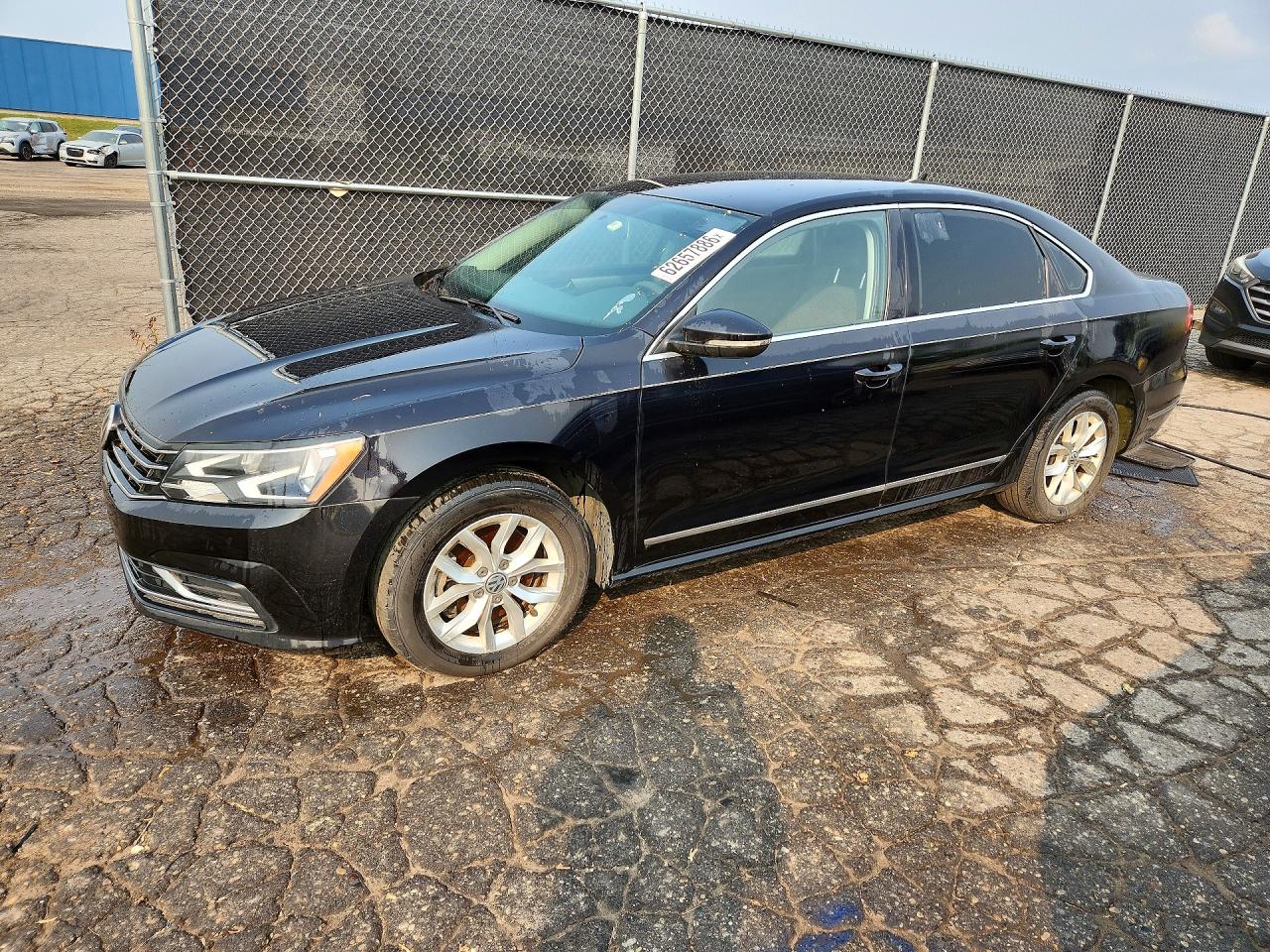1VWAT7A30HC042723 · 2017 VOLKSWAGEN PASSAT