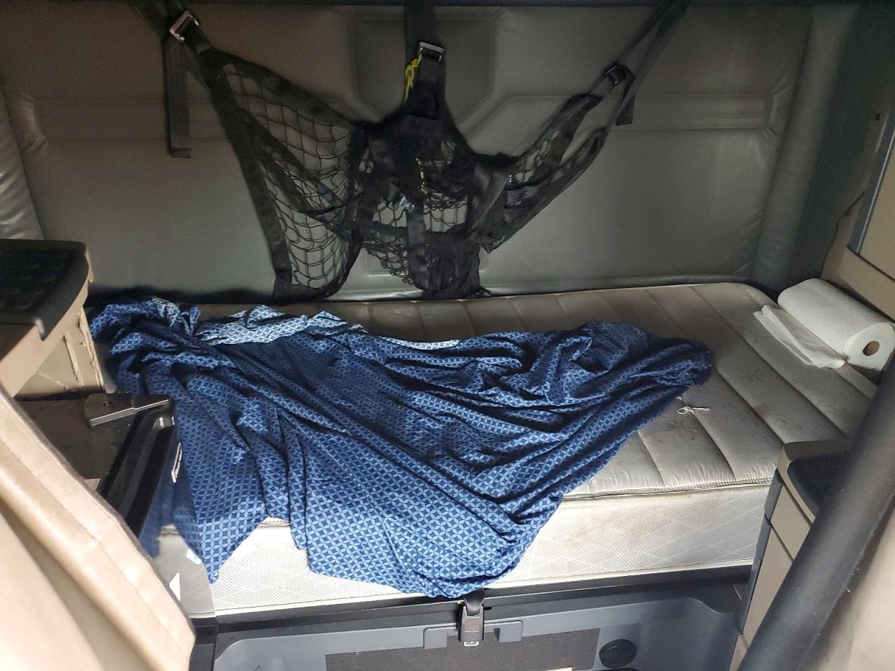 3AKJGLDR9HSHP0976 · 2017 FREIGHTLINER CASCADIA 125 · 10/14