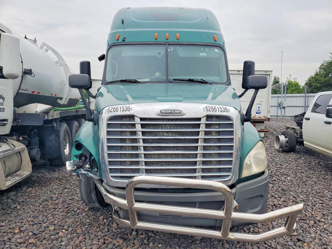 3AKJGLDR9HSHP0976 · 2017 FREIGHTLINER CASCADIA 125 · 5/14