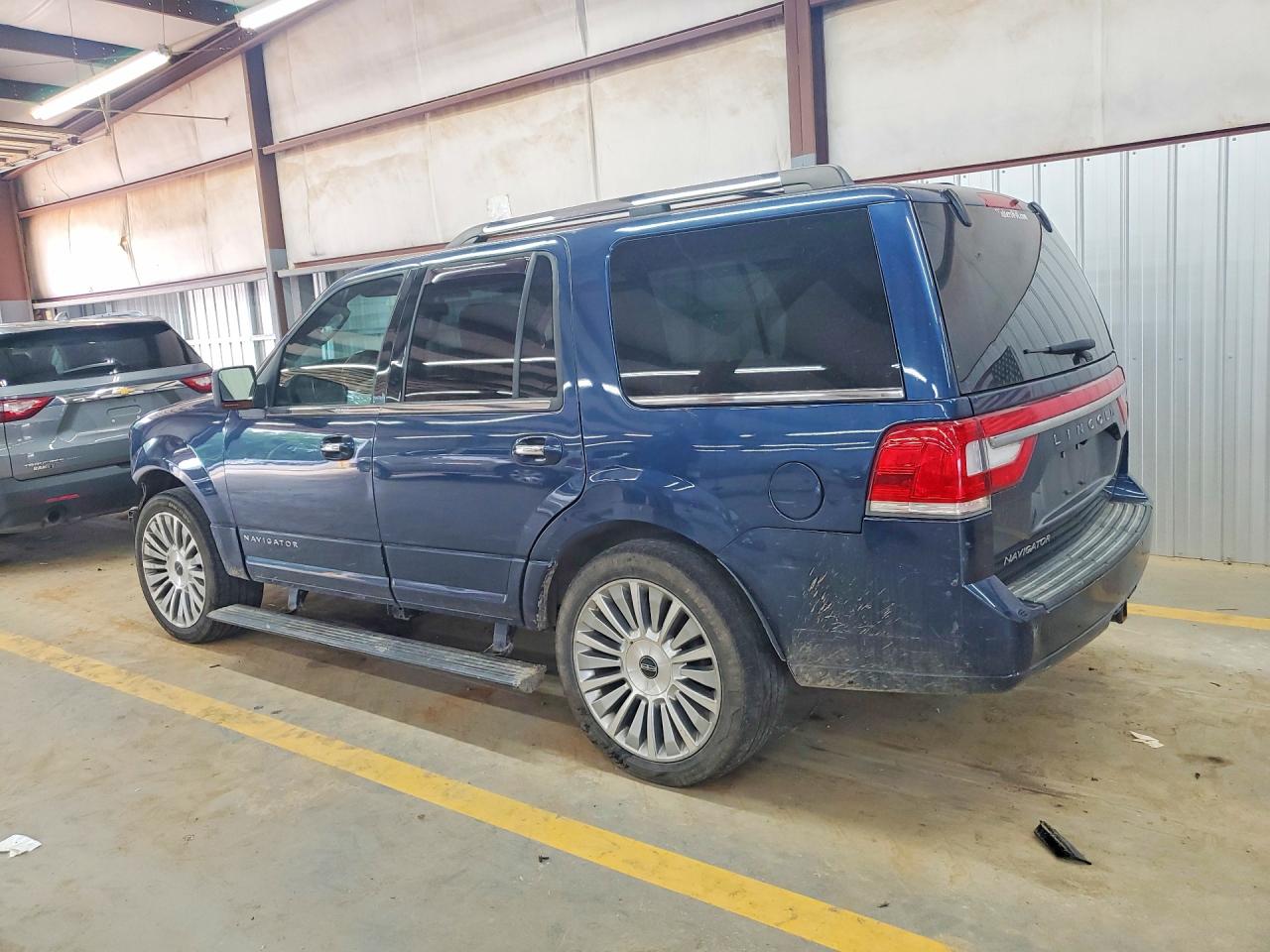 5LMJJ2JT7HEL09834 · 2017 LINCOLN NAVIGATOR · 2/12