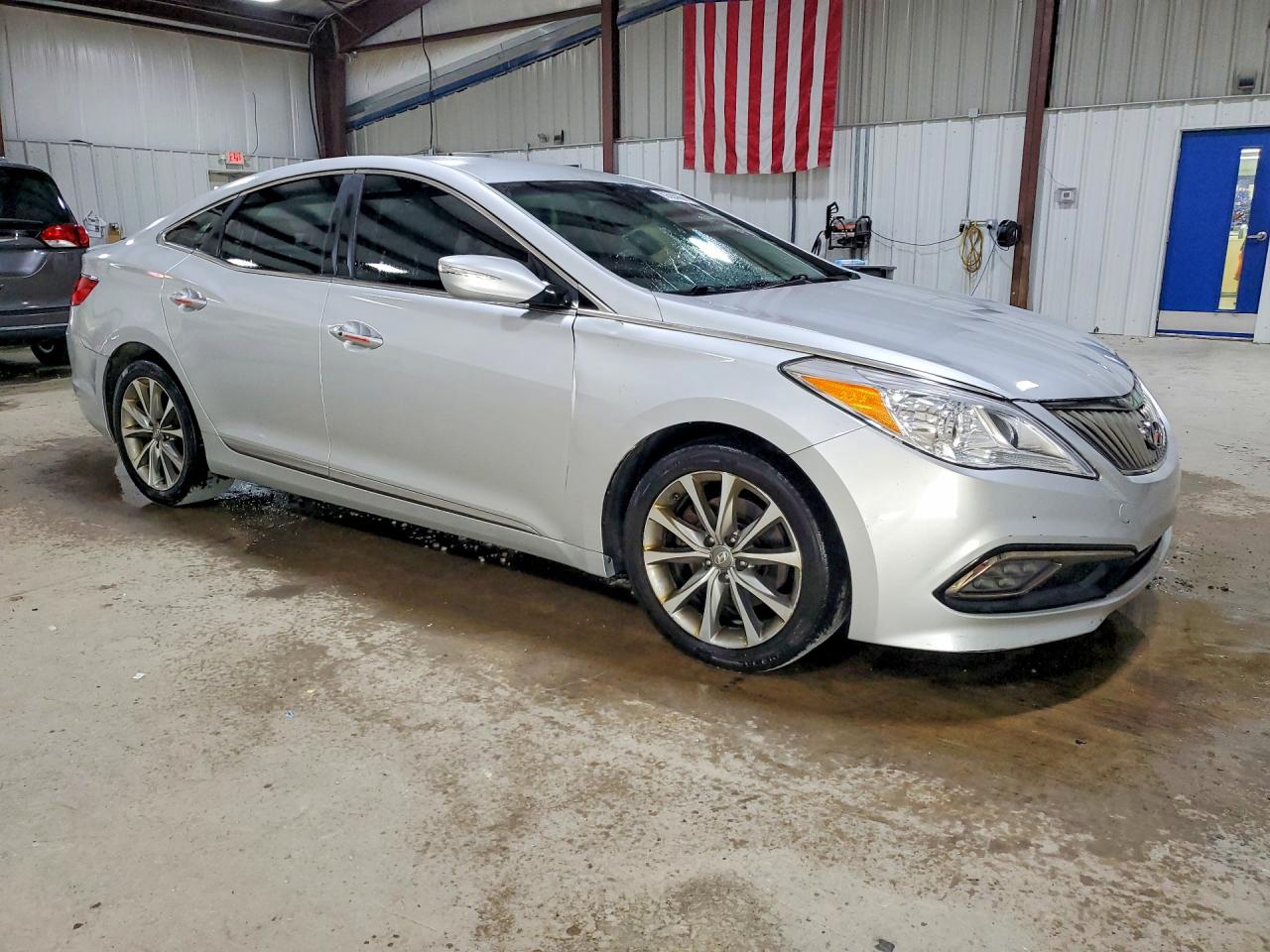 KMHFG4JGXGA506783 · 2016 HYUNDAI AZERA · 4/13