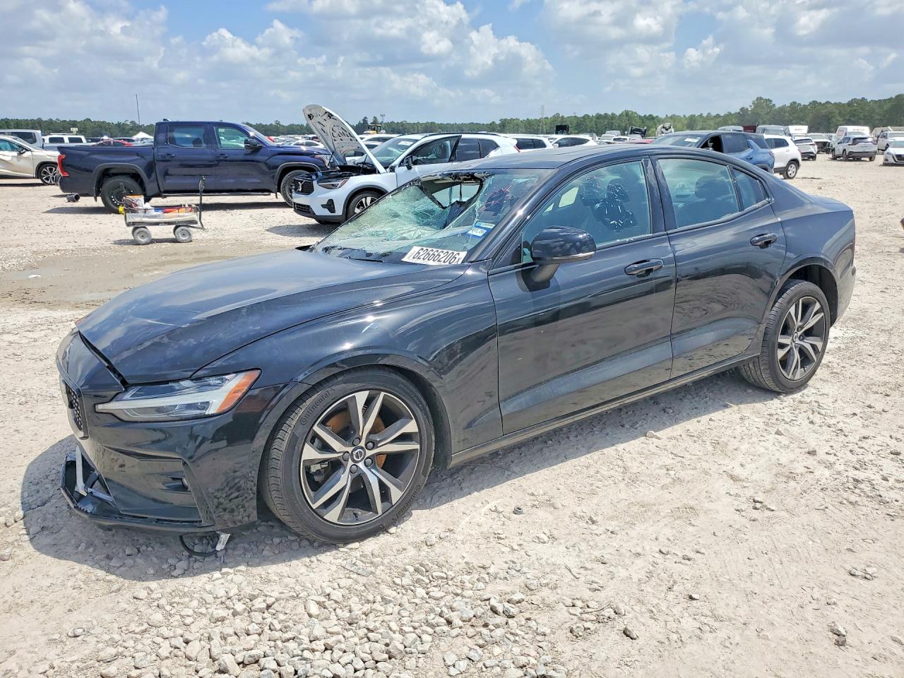 2024 VOLVO S60