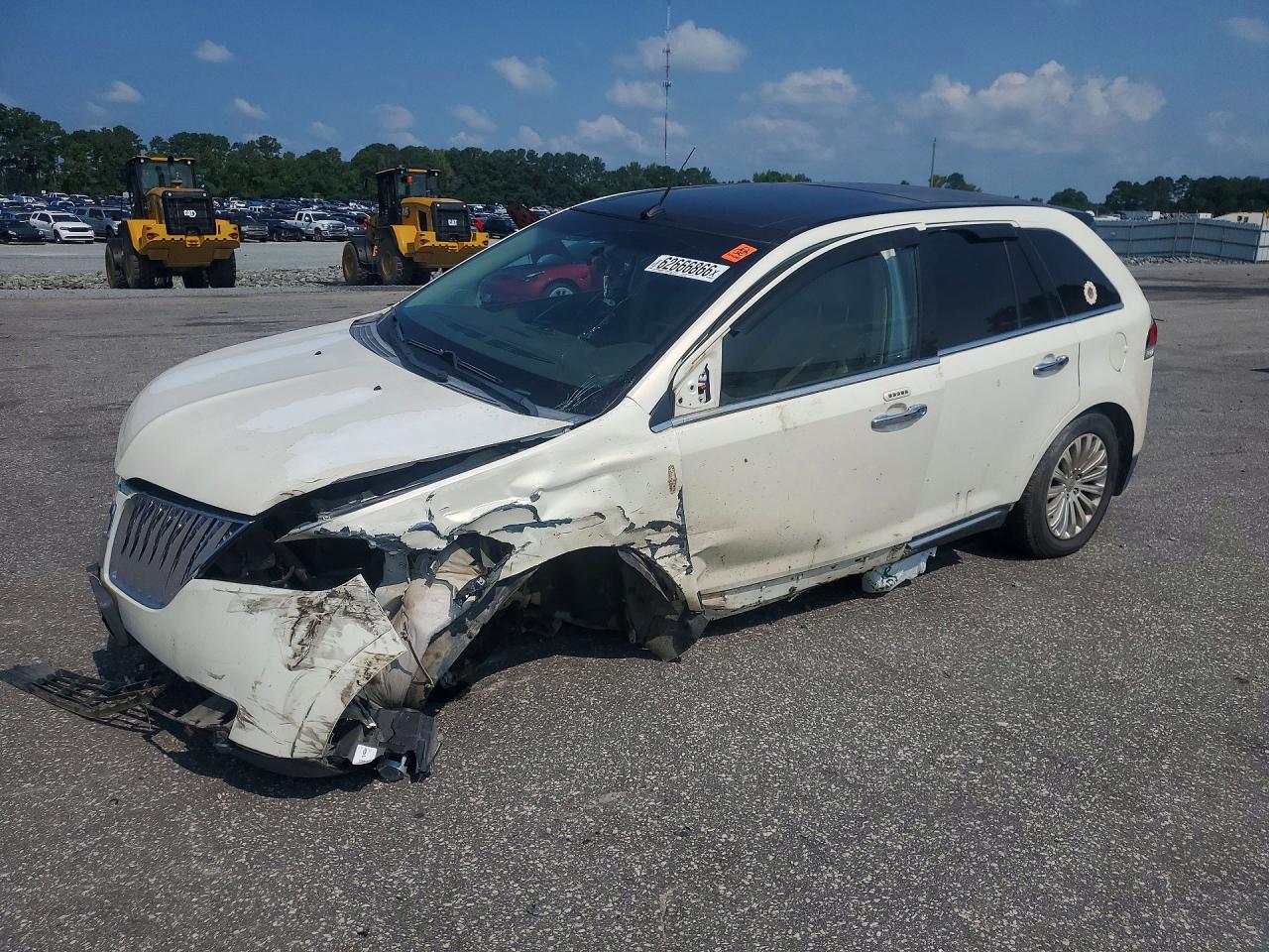 2LMDJ8JKXDBL13185 · 2013 LINCOLN MKX