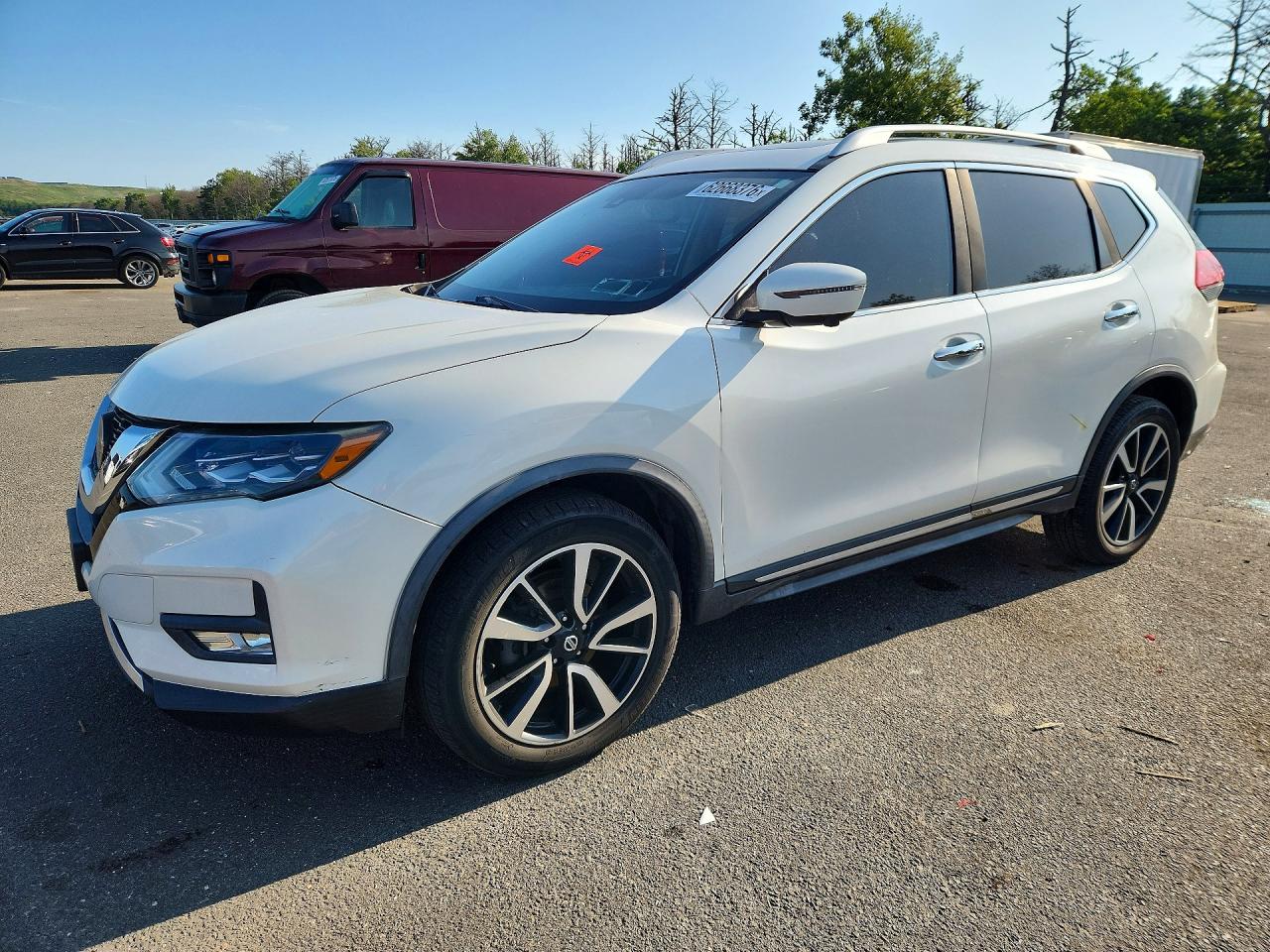 JN8AT2MV8JW323504 · 2018 NISSAN ROGUE