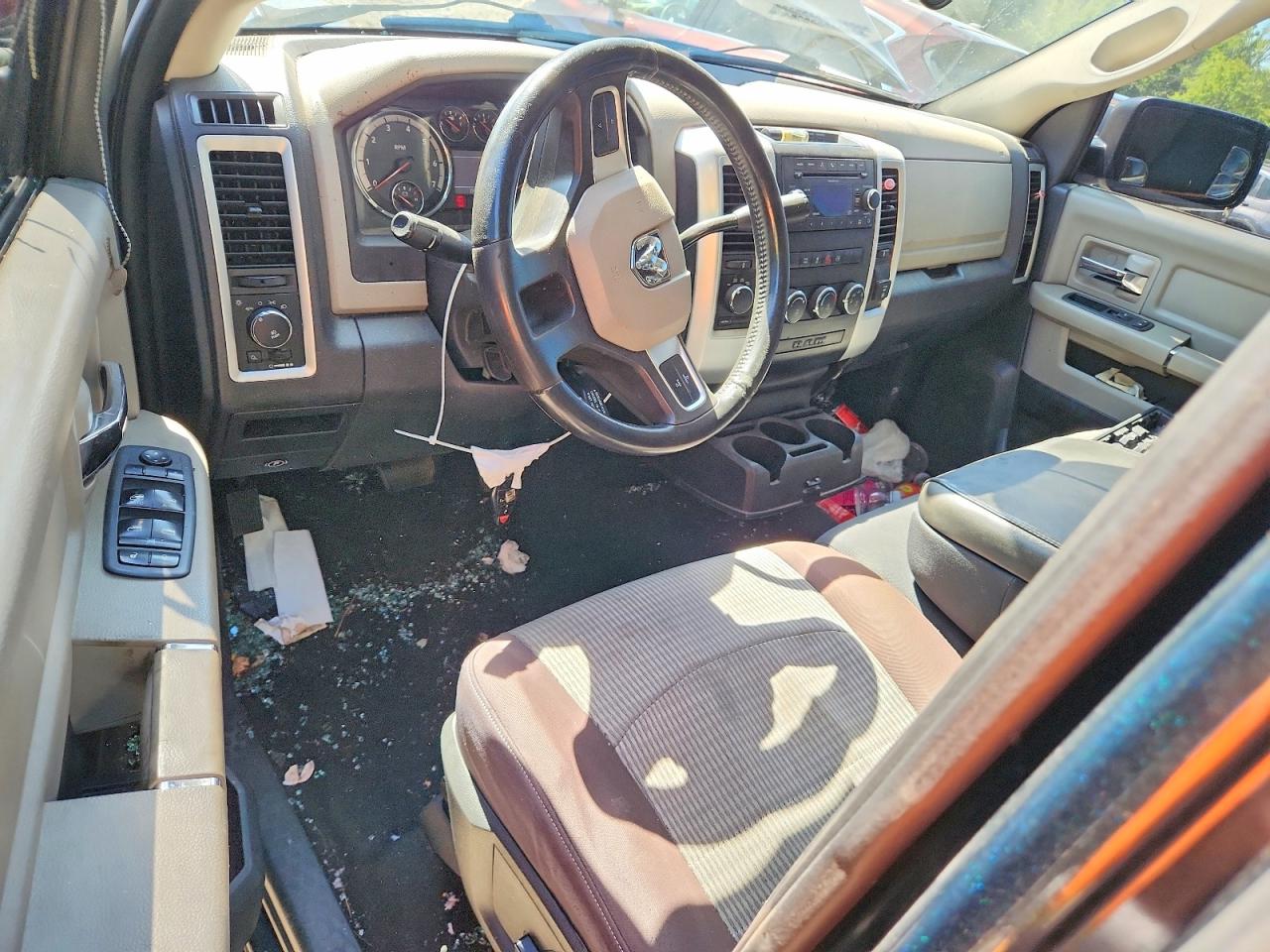 1D7RV1GT5BS527432 · 2011 DODGE RAM 1500 · 8/12