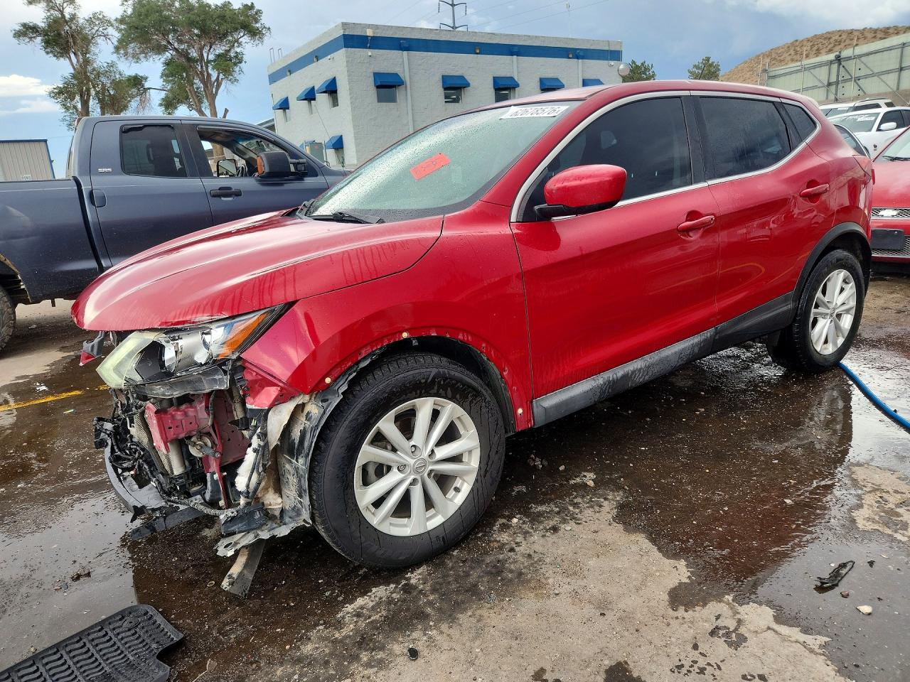 JN1BJ1CR8HW111235 · 2017 NISSAN ROGUE SPORT