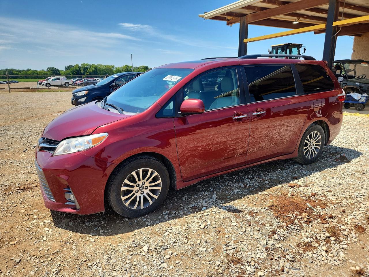 5TDYZ3DC8KS989602 · 2019 TOYOTA SIENNA