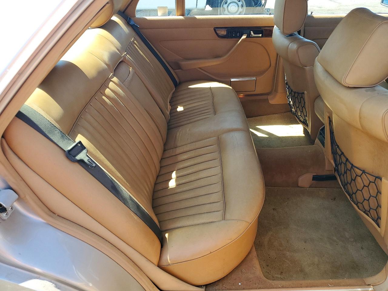WDBCA39D2JA394998 · 1988 MERCEDES-BENZ 560 · 10/12