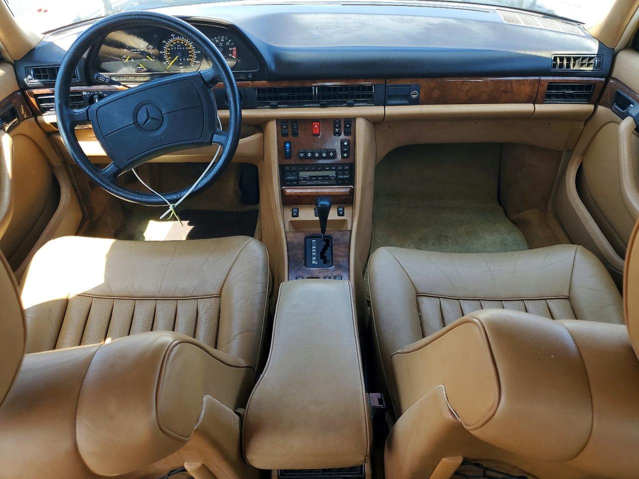 WDBCA39D2JA394998 · 1988 MERCEDES-BENZ 560 · 8/12