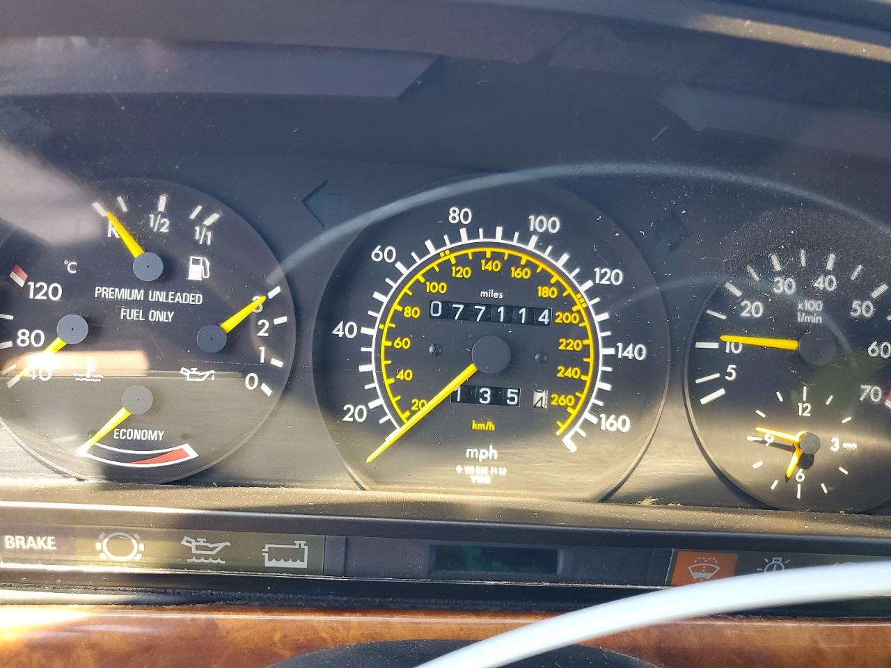 WDBCA39D2JA394998 · 1988 MERCEDES-BENZ 560 · 9/12