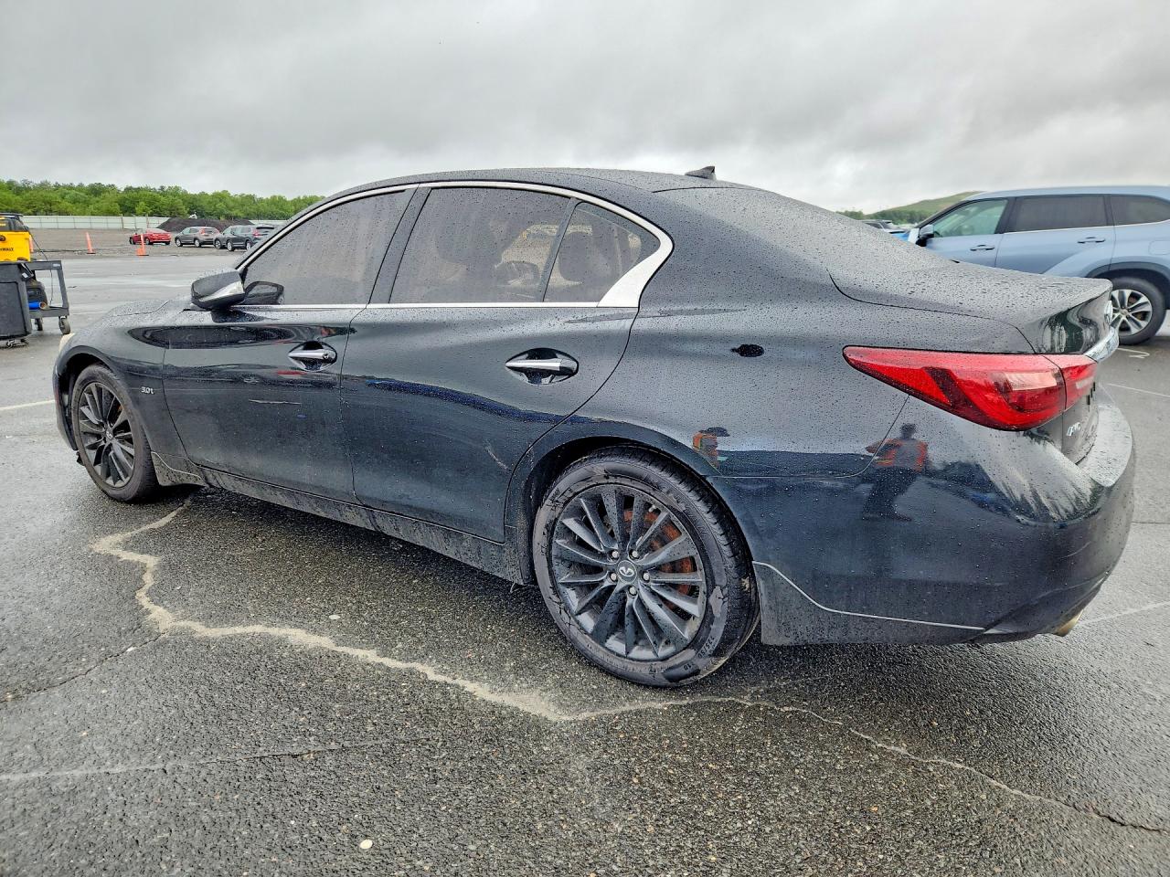 JN1EV7AR4JM431564 · 2018 INFINITI Q50 · 2/12