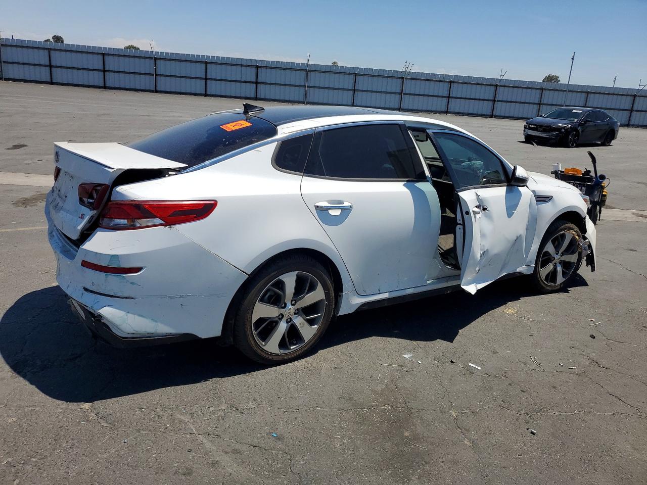 5XXGT4L38KG354059 · 2019 KIA OPTIMA · 3/13