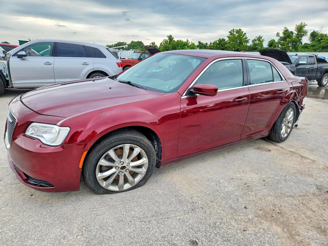 2C3CCARG4JH292246 · 2018 CHRYSLER 300