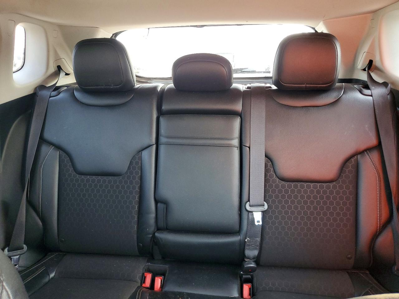 3C4NJDBB0HT674592 · 2017 JEEP COMPASS · 10/14