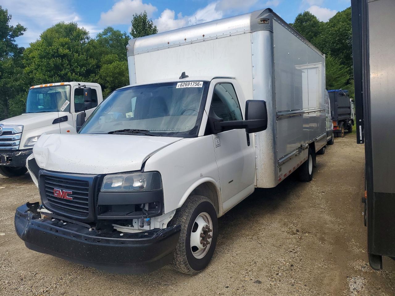 7GZ37TC74NN010059 · 2022 GMC SAVANA