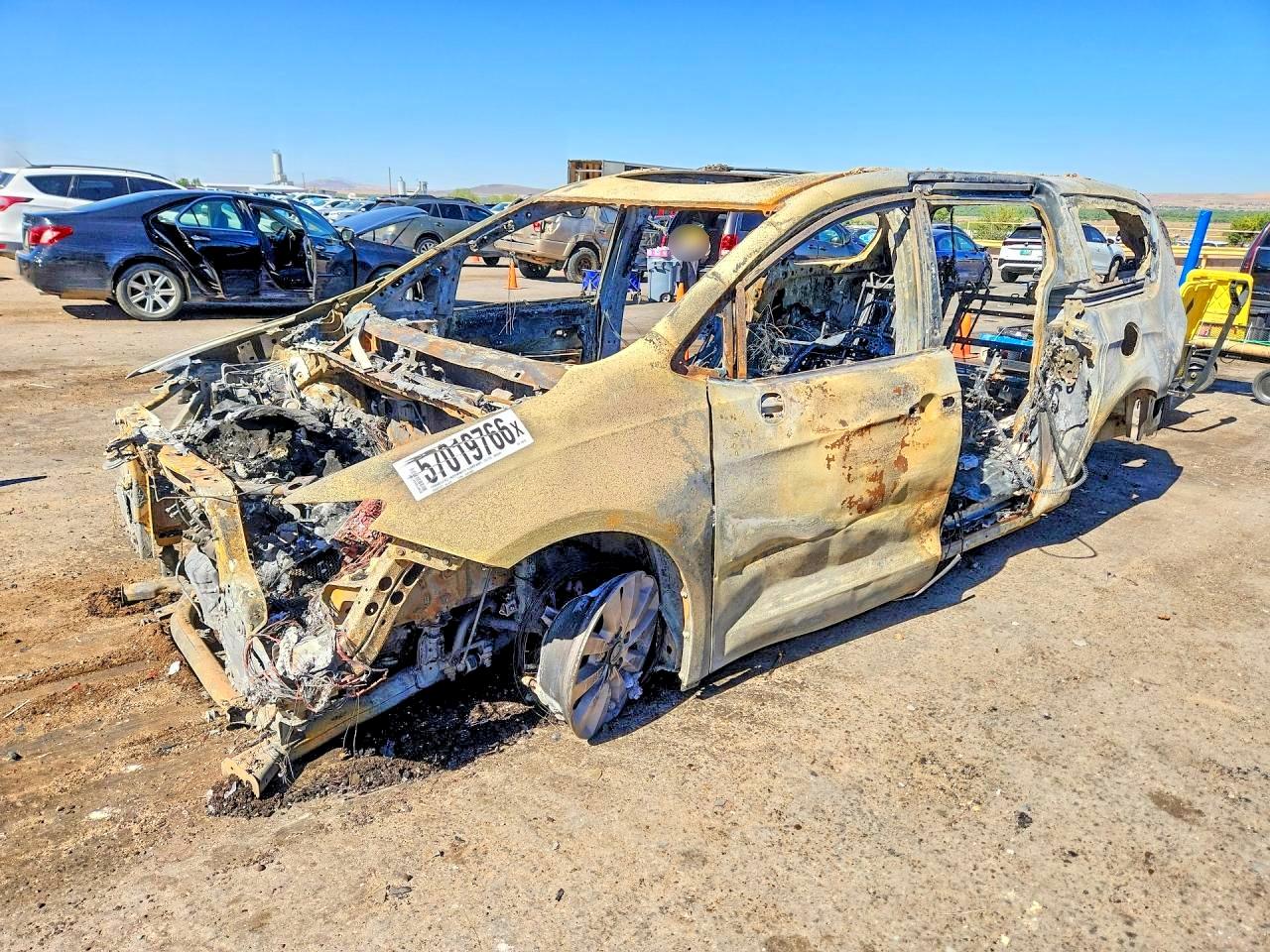 2C4RC1EGXLR108713 · 2020 CHRYSLER PACIFICA